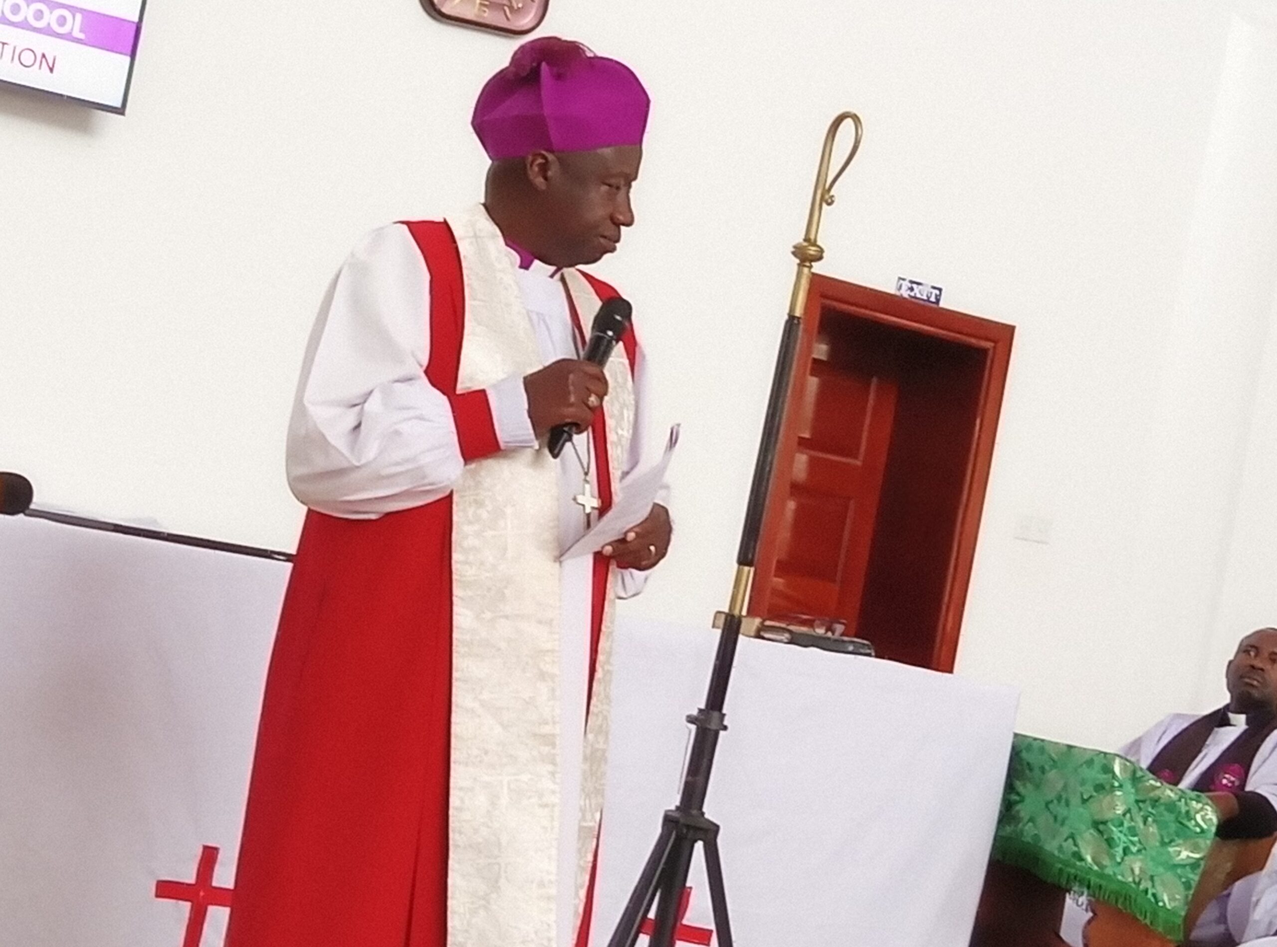 BISHOP JOHNSON CONFIRMS AND DEDICATES BWERANYANGI GIRLS CANDIDATES, STUDENTS