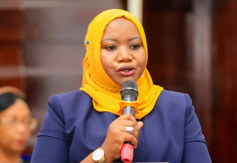 STREET WAR! KCCA Iron Lady Kicks Hawkers, Vendors Off K’la CBD, Offers 2000 Free Stalls in City Markets