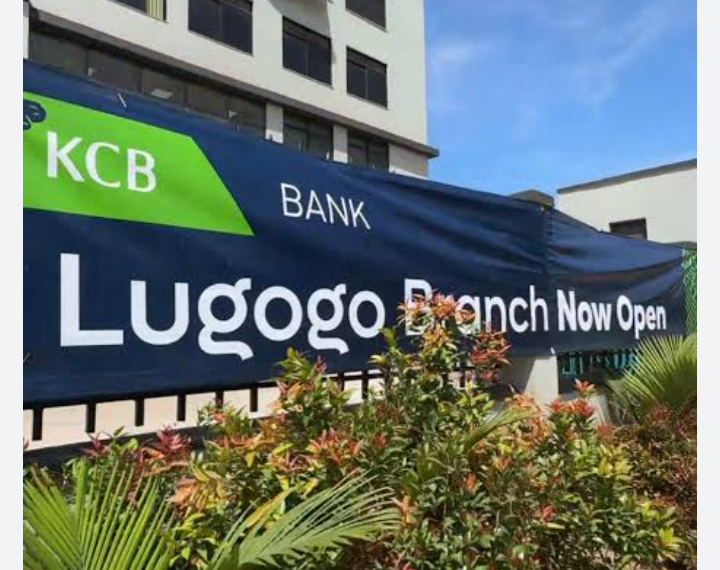 WHOPPER TERRORIST! KCB Bank Official Raids Rival Bank, bonks, balloons sexy female junior staff, customers