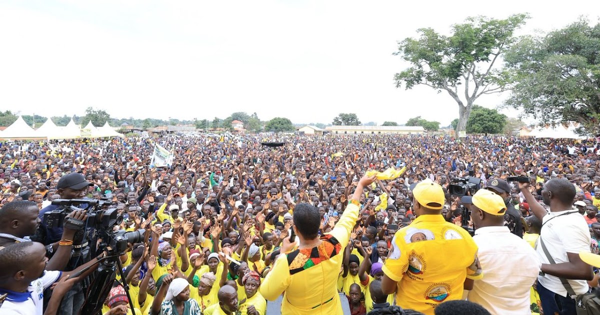 “Vote For Leaders Who Are Visionary”- Speaker Among to people of kibuku as continues mobilising votes for President Yoweri Museveni and NRM flagbear