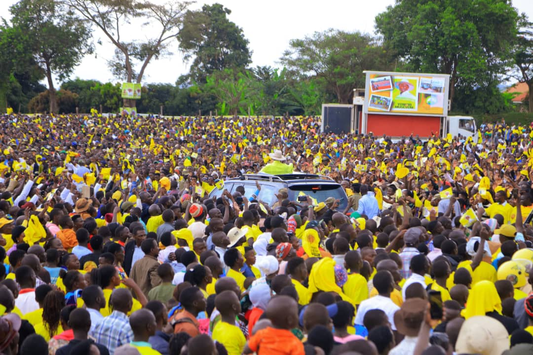 RACE FOR STATE HOUSE! M7 wraps up BUNYORO with a mega rally in KAKUMIRO, PM Nabbanja inspired voters pledge 100 percent support