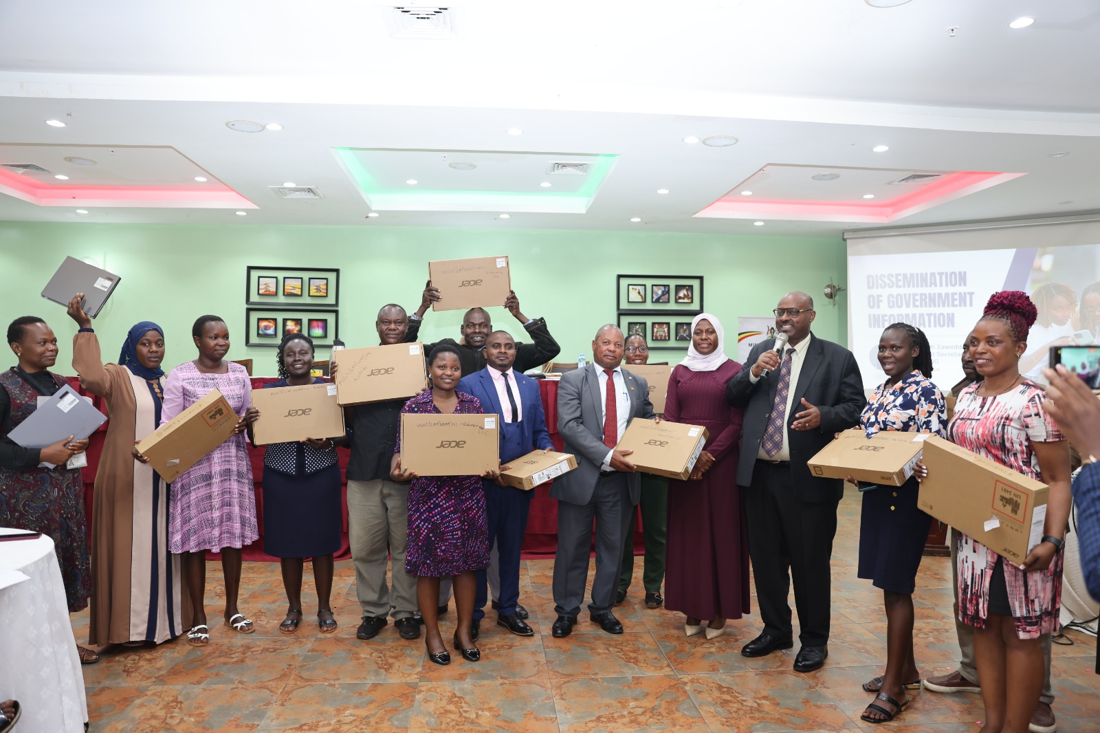 Government Equips Local Government Communicators with Laptops