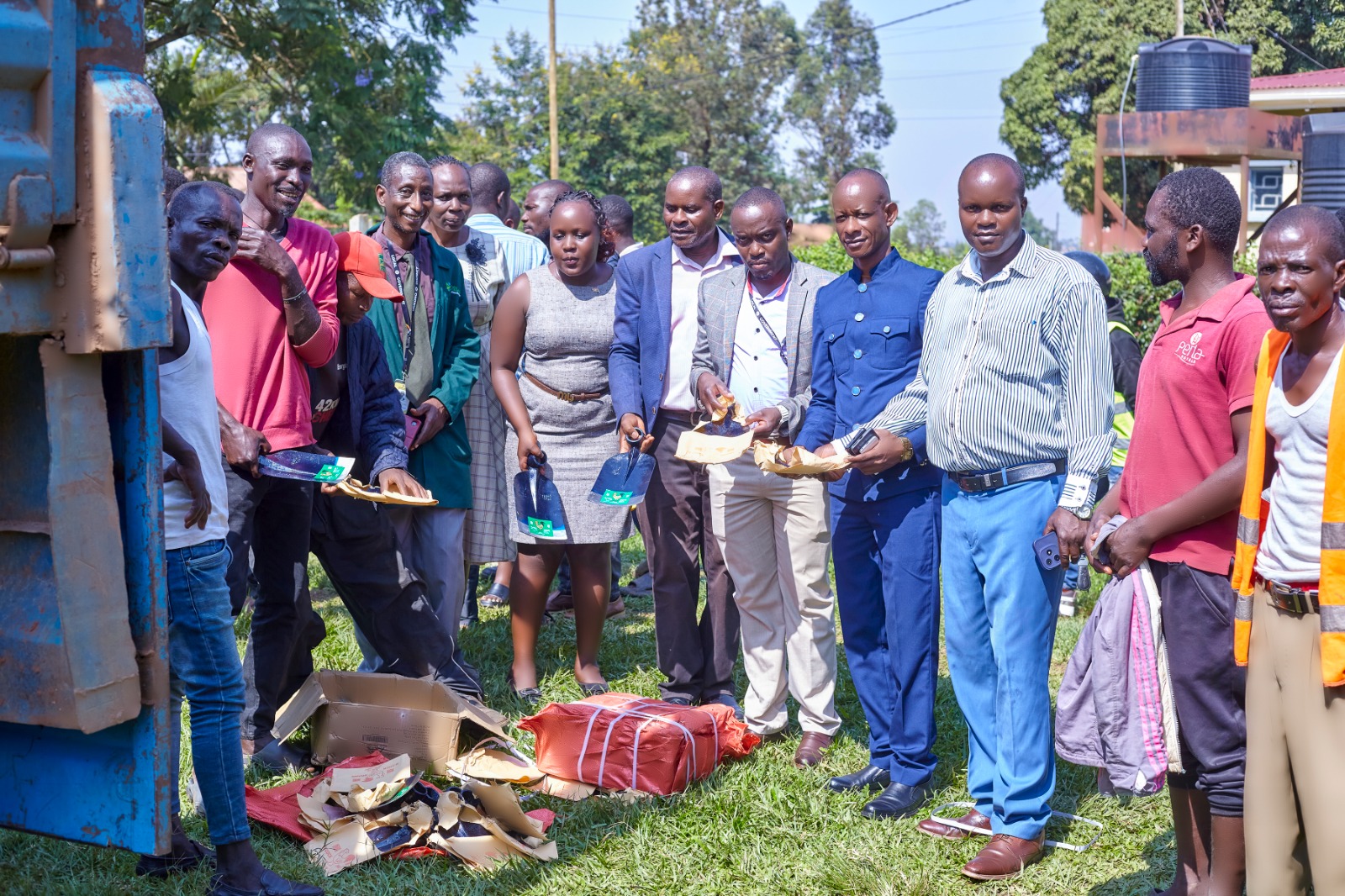 Mukono District Receives 80,000 Hoes to Boost Agricultural Production