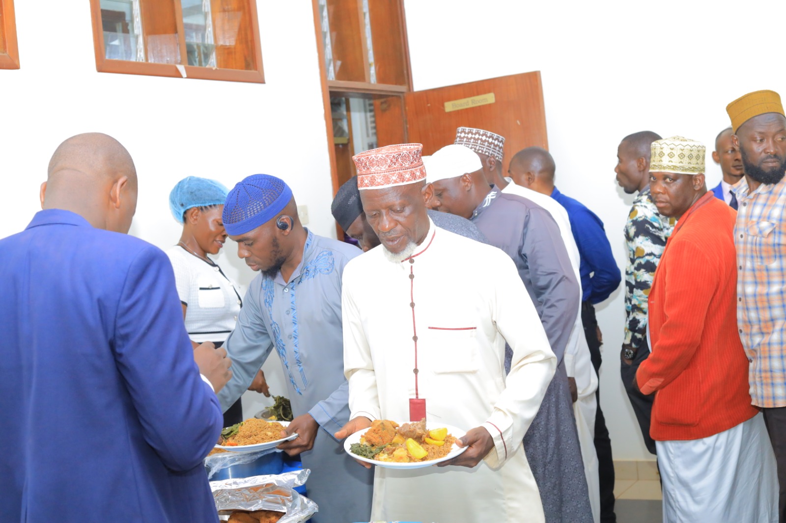 Mukono Iftar Dinner: Sheikh Abdul Kakande Reminds Ugandans to Promote Peace and Respect While Using Their Knowledge to Build Society