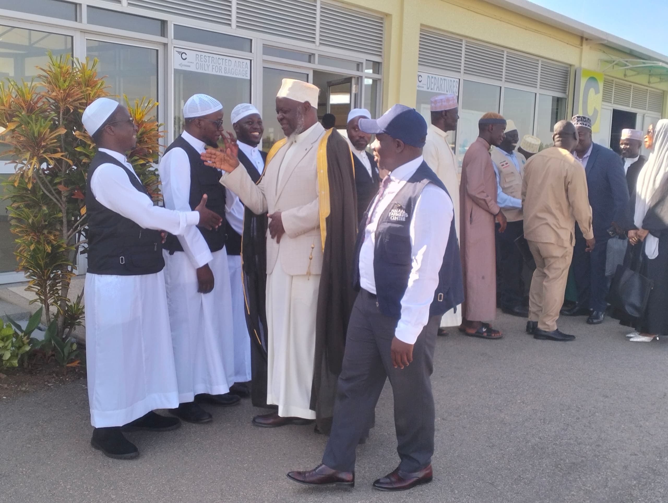 Mufti Mubaje lands safely in West Nile Muslim Region