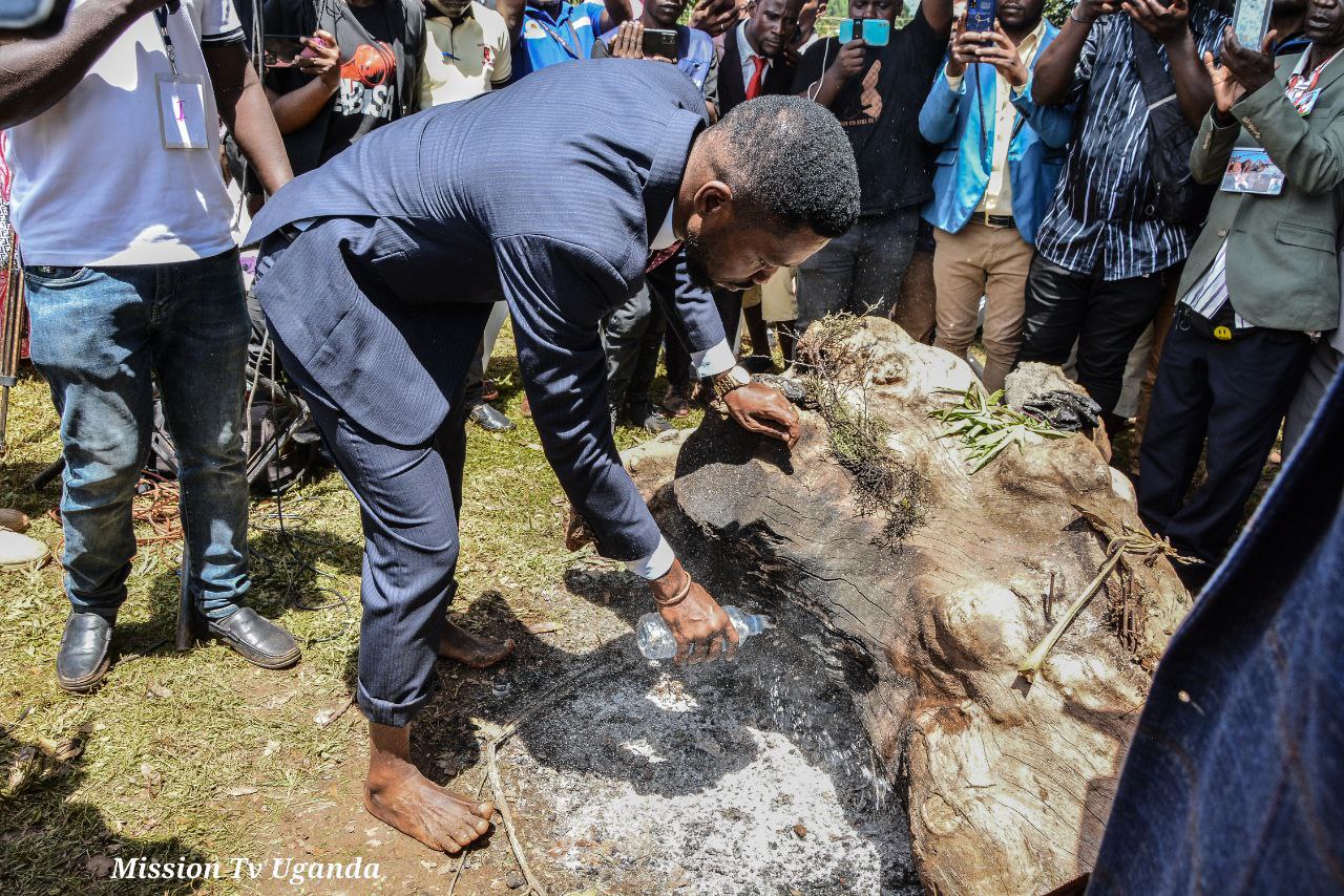 Bobi Wine Mourns the Passing of Eng. Daniel Bbosa Lwomwa, Head of Ndiga Clan