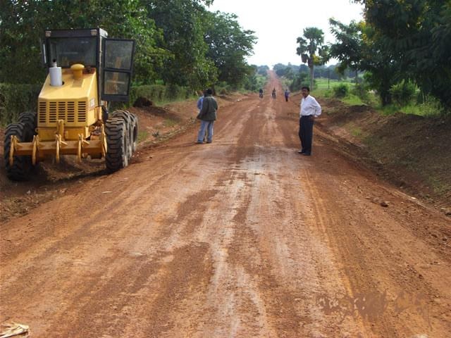 Residents decry showdy works on road