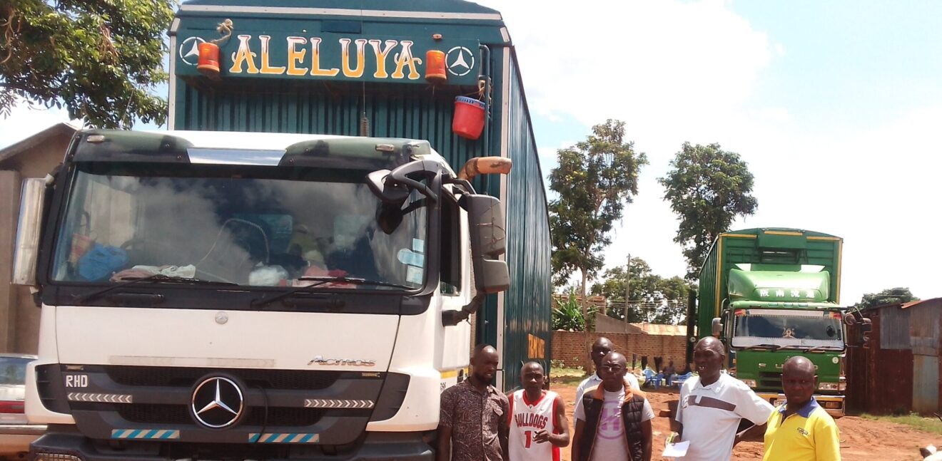 Kenyan Traders Struggle with Ugandan Border Extortion – The East Observer