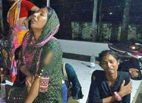 Bangladesh police arrest dozens of third-gender people 1 Hijras crying after being physically assaulted by an organised group while returning from the Boalkhali Police Station in Chittagong, after submitting a complaint against the same group for demanding extortion money. (Photo courtesy of JMBF)