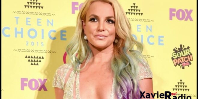 Britney Spears Rolls Around On The Beach In A Drawstring Bikini 1 Fast News