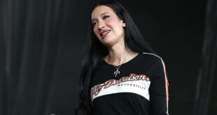 Julia Wolf Reveals Drake DM'd Her At 6 AM 1 Fast News