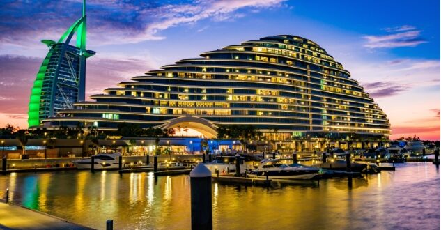 Abu Dhabi Directs Hotels to Extend Guests Stay Amid Travel