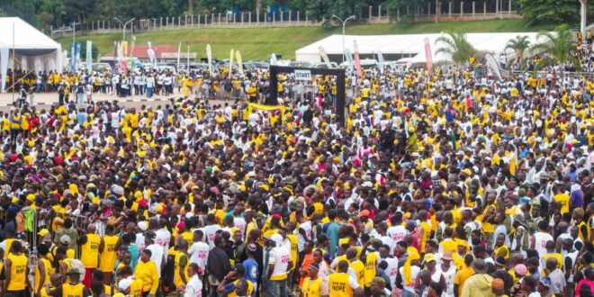 Big turnout marks Gen Muhoozis 52nd Birthday run at Kololo