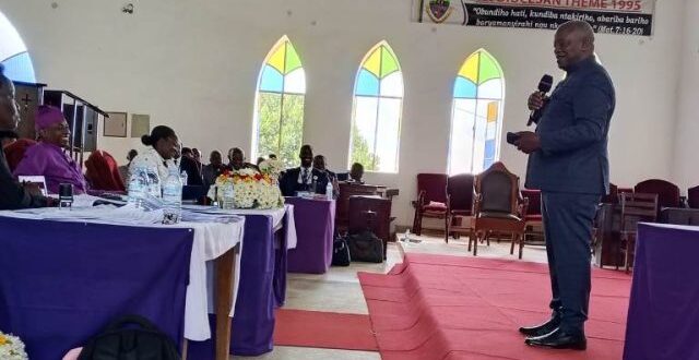 Rt Hon Amama Mbabazi continues to fall into great things