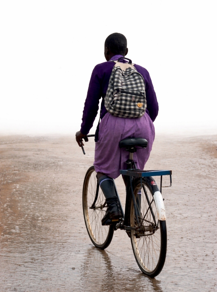 Ugandans Rally Behind Schoolgirl Who Rode Bicycle Through Rain to