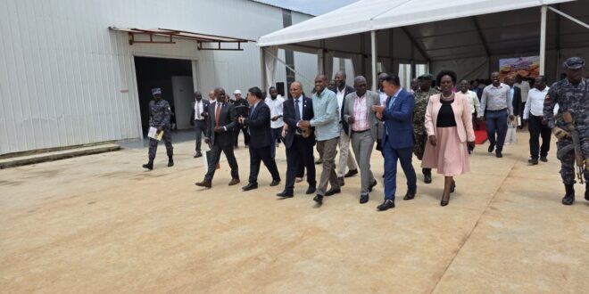 Uganda flags off first shipment of canned pineapples to China