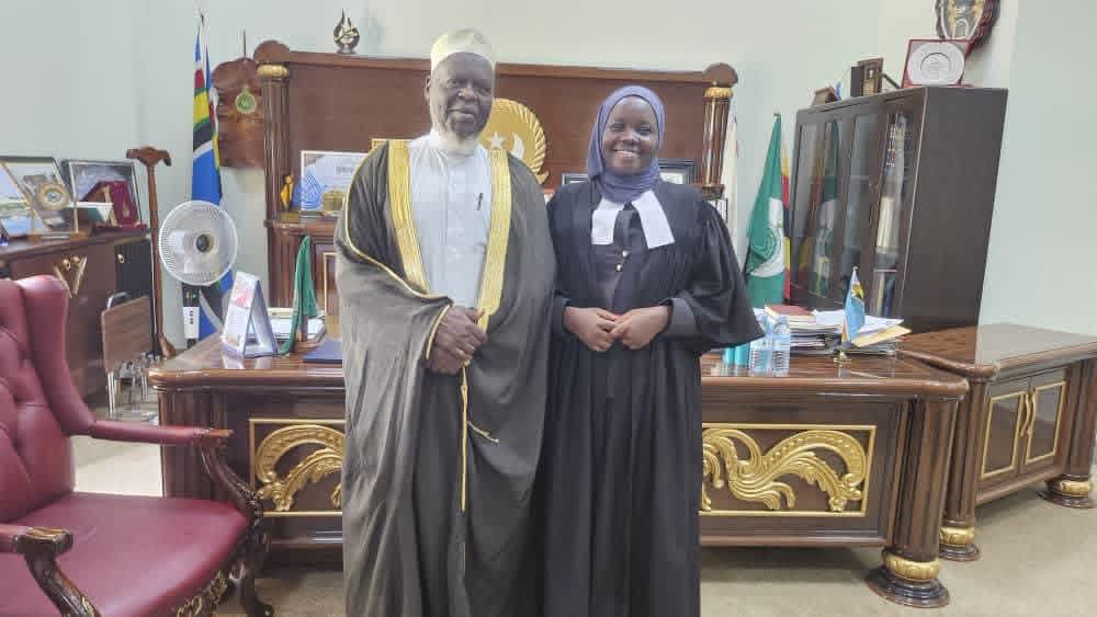 Mufti Hails Sheikh Uzaima Magumba for Prioritising Children’s Education