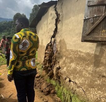 Over 50 families flee homes as fresh massive earth cracks