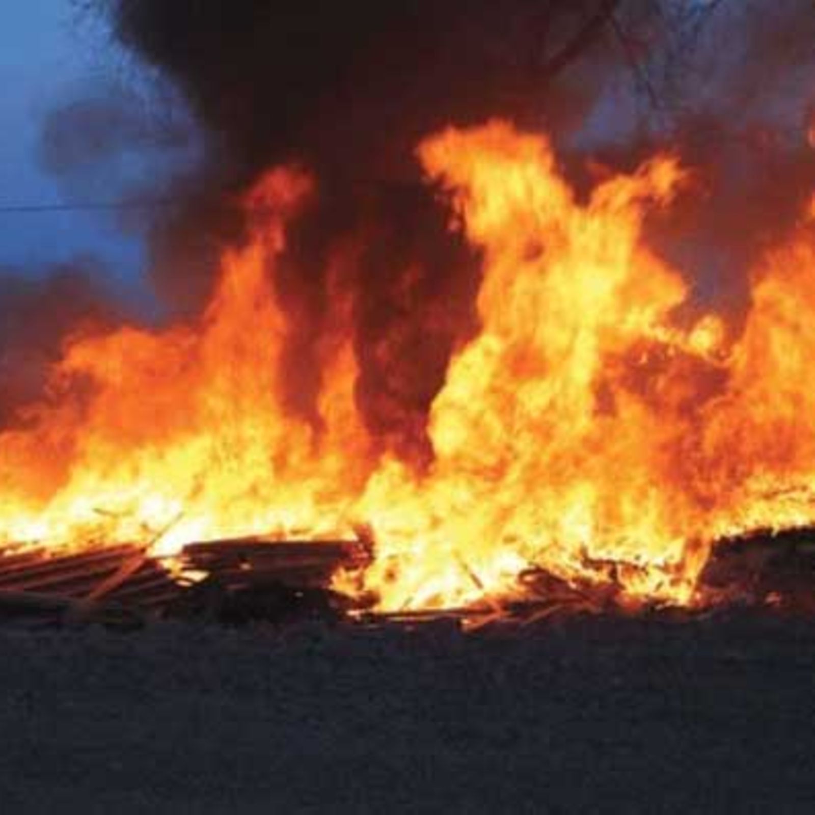 Terrible: Inferno Guts Kassanda Trading Centre, Over 200 Residents Displaced!